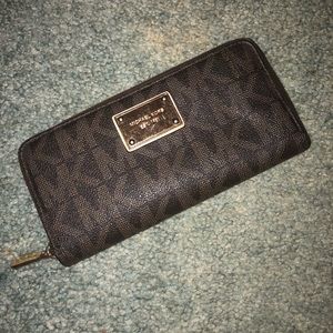 Michael Kors Bags - Michael Kors wallet Michael Kors Bags - Michael Kors wallet